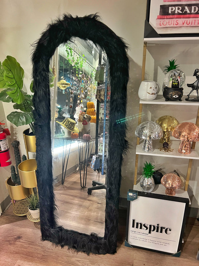 oJACKART Arched Full Body Mirror 63 x24 inch Standing Full Length Floor Mirror Faux Fur fabric black pink bedroom vanity mirror home decor items