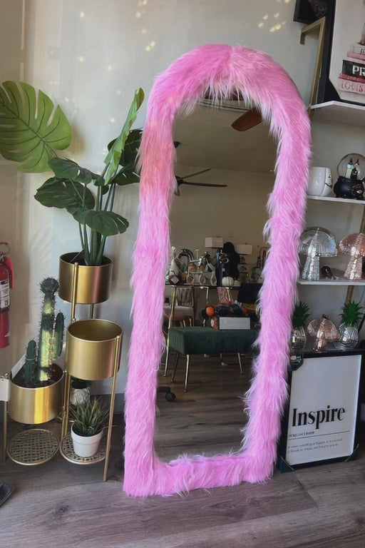 oJACKART Arched Full Body Mirror 63 x24 inch Standing Full Length Floor Mirror Faux Fur fabric black pink bedroom vanity mirror home decor items 